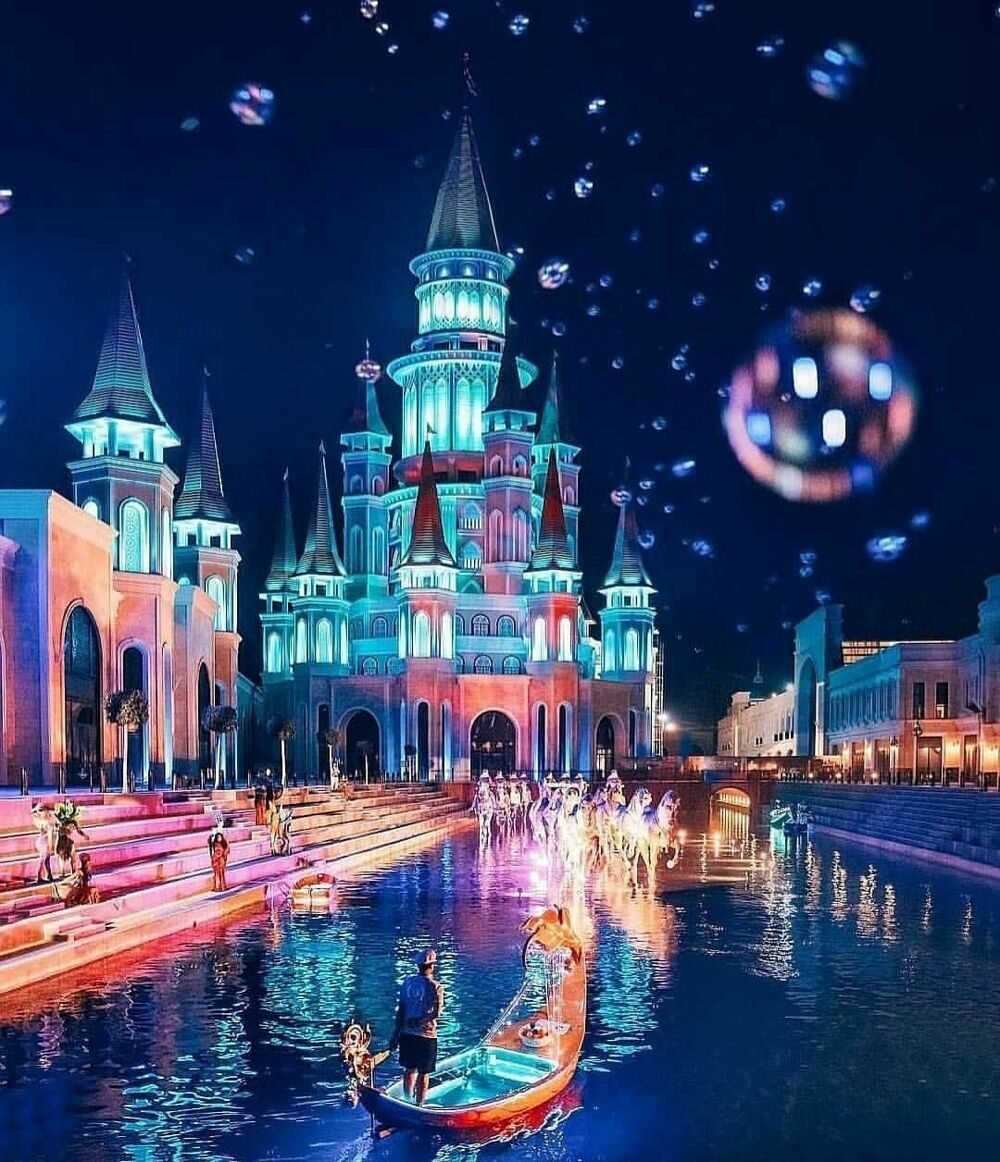 Необычные мультяшные домики