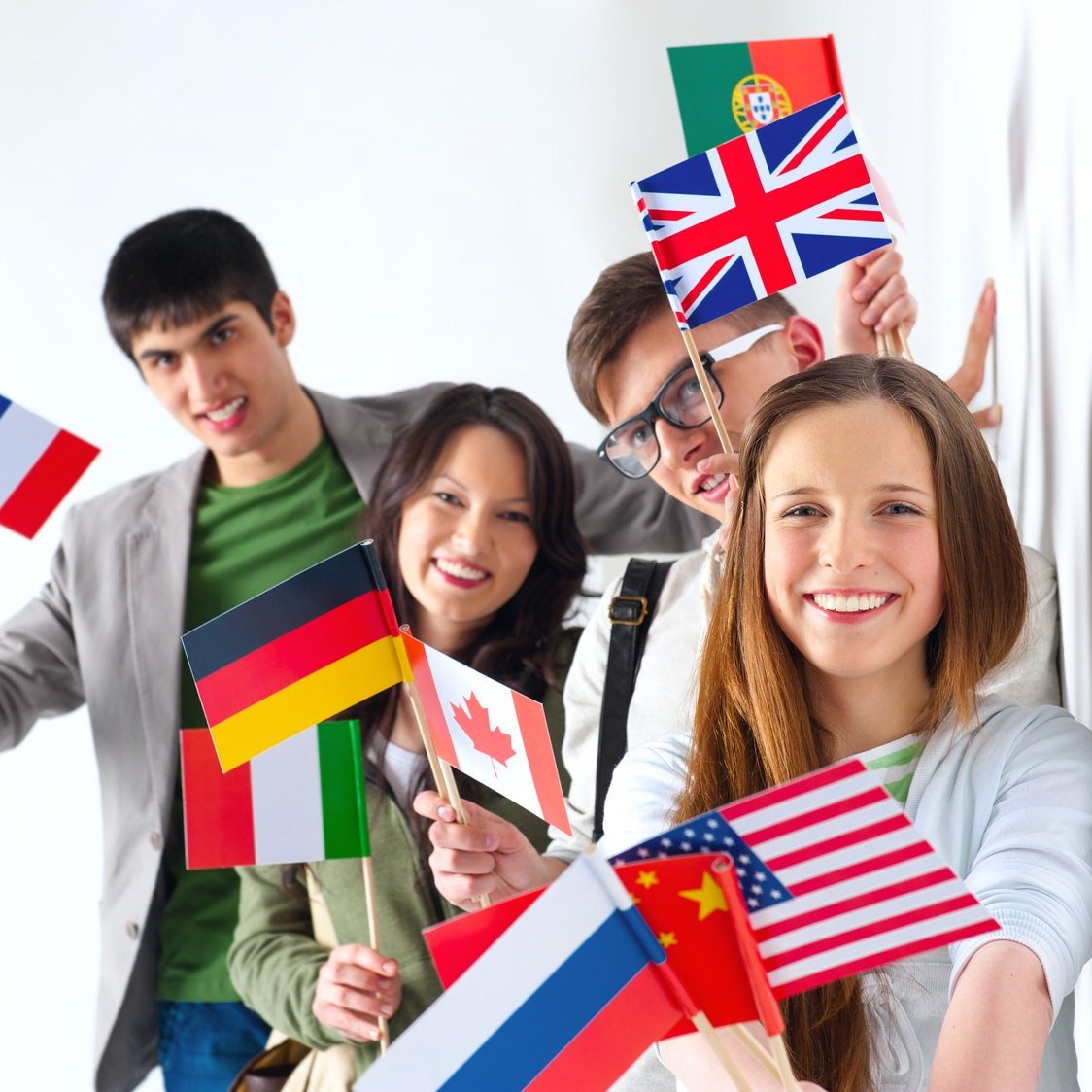 Девушка учит английский