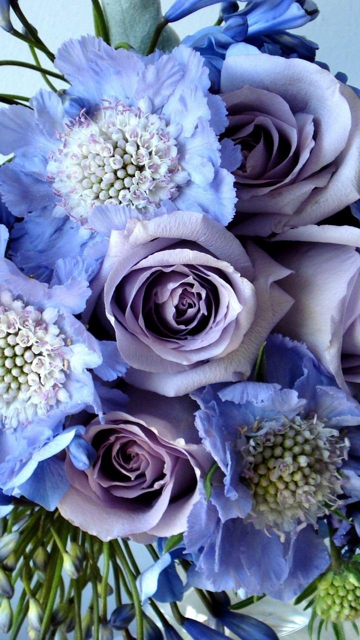 Букет с гортензией и пионом