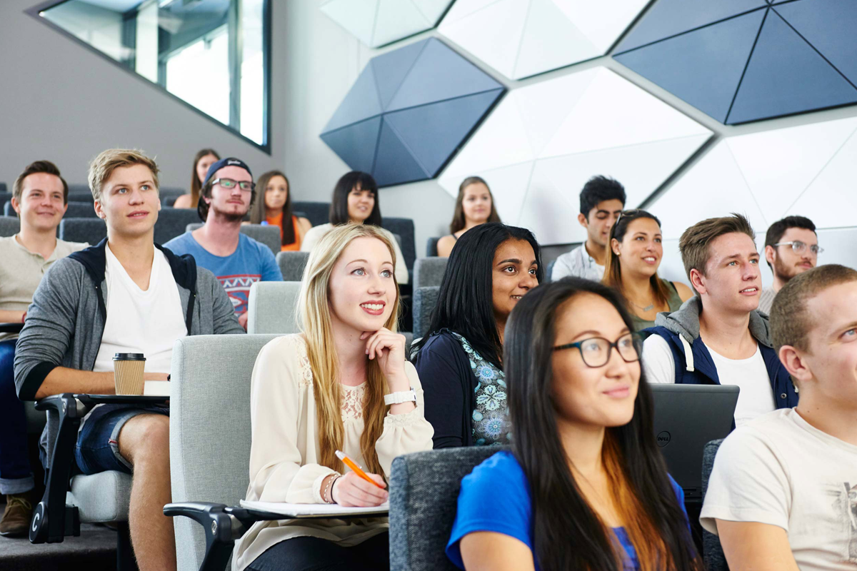 Университет студенты