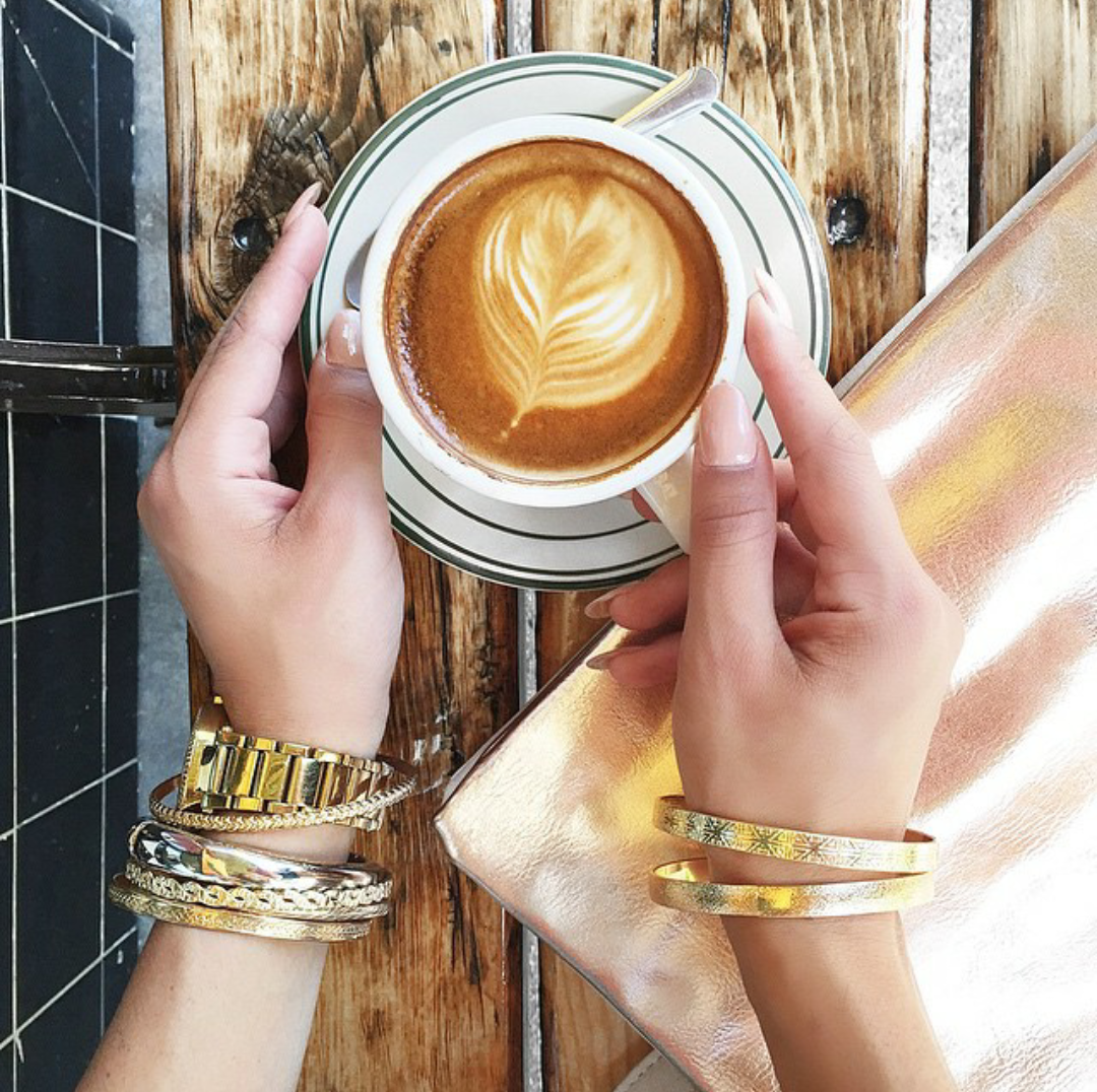 Фон для инстаграмма золото