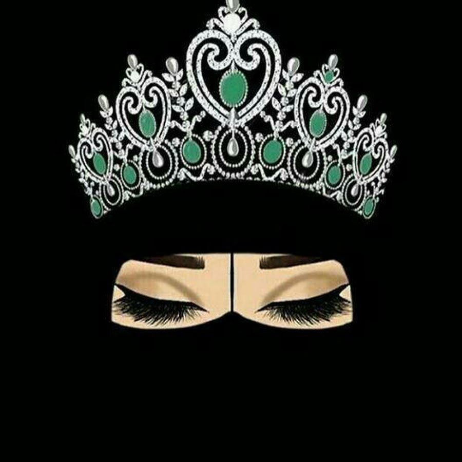 Девушка в хиджабе с короной