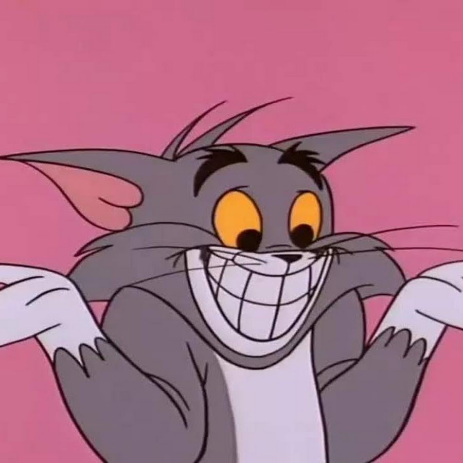 Том из том и Джерри улыбается