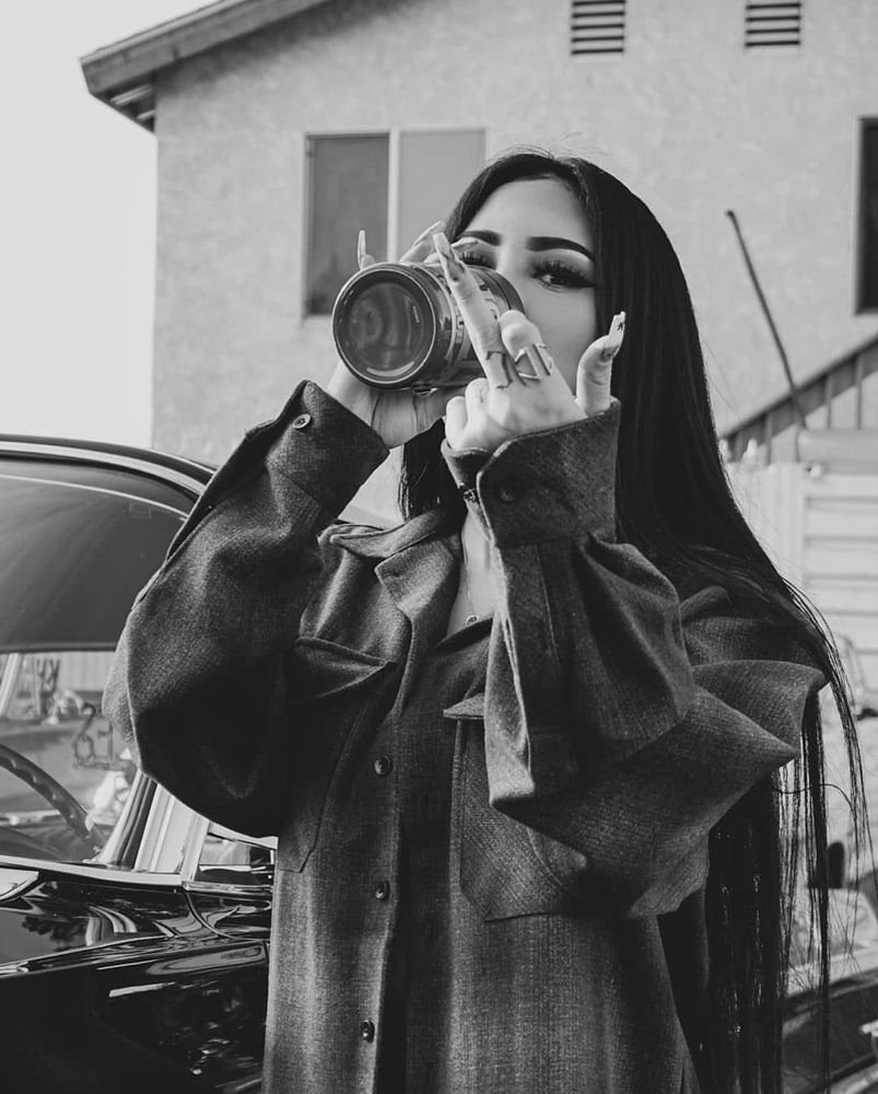 Девушка хулиганка