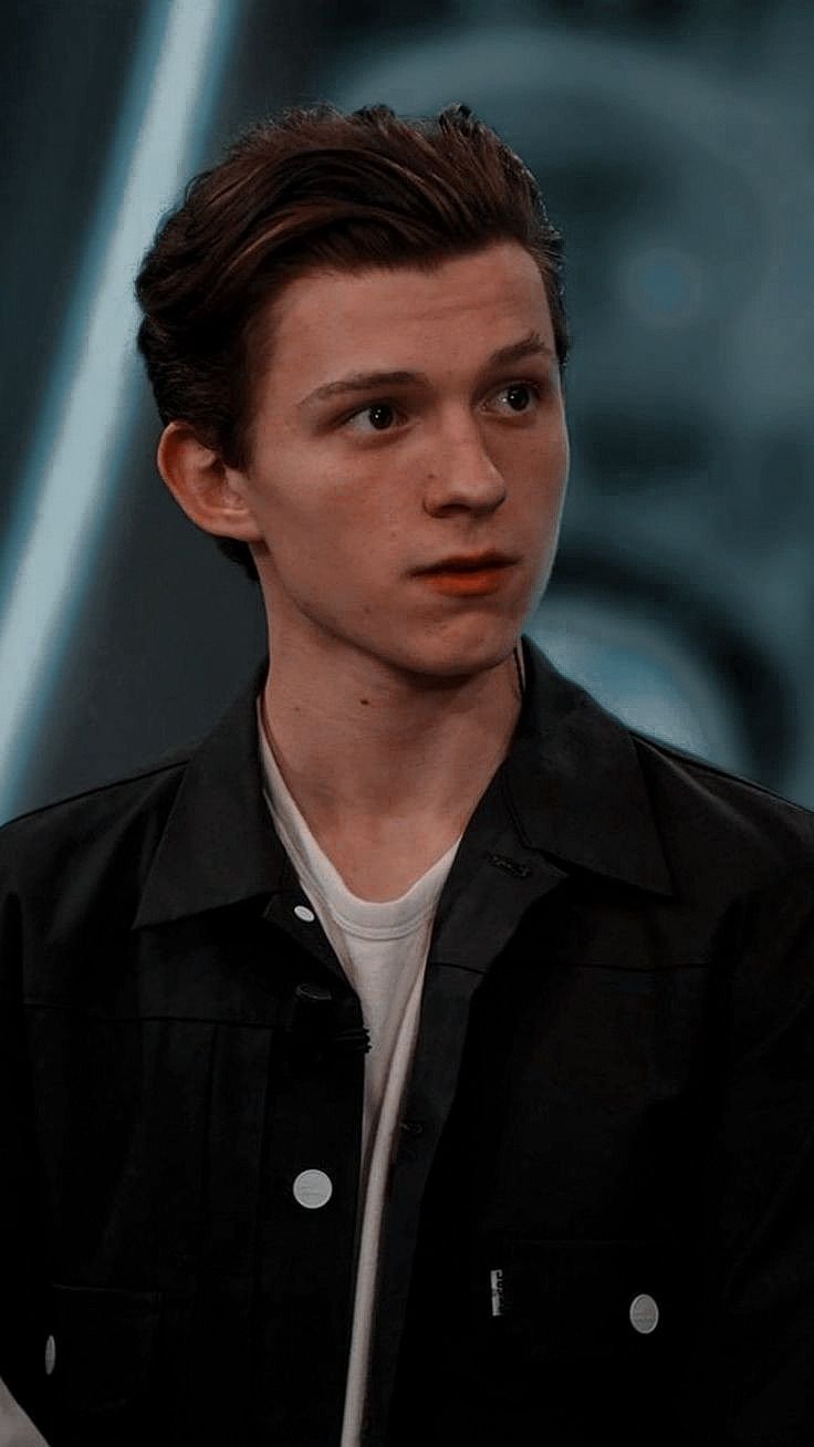 Том Холланд фото