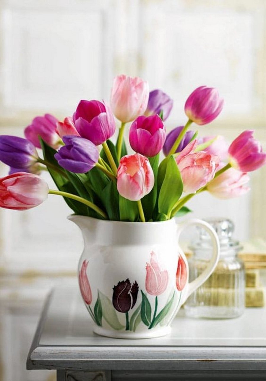 Добрый вечер с тюльпанами