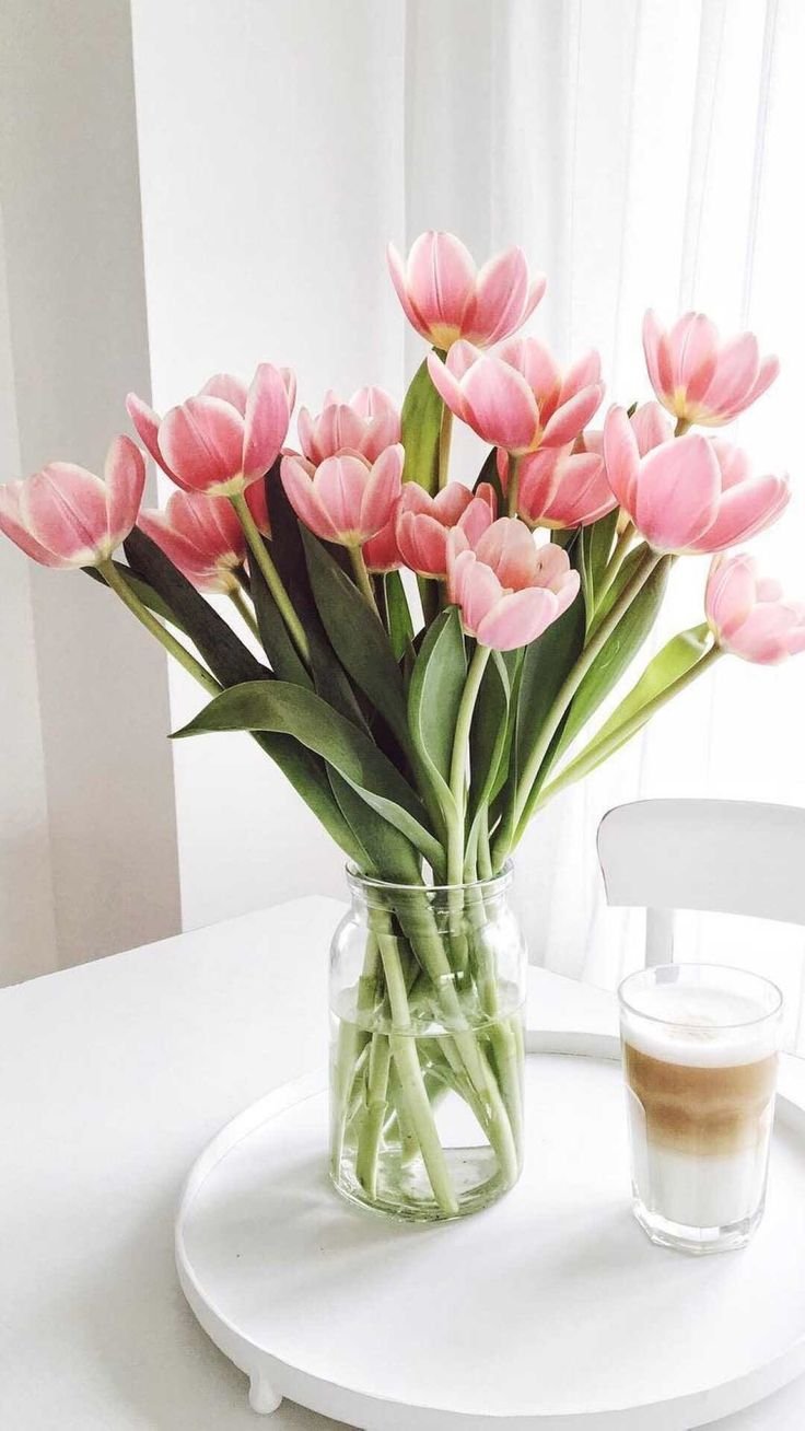 С днём рождения тюльпаны