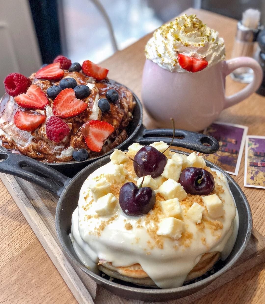 Breakfast Cafe панкейки