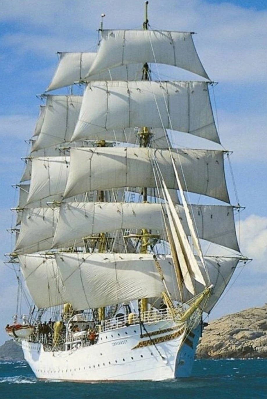 Военный линкор бисмарк