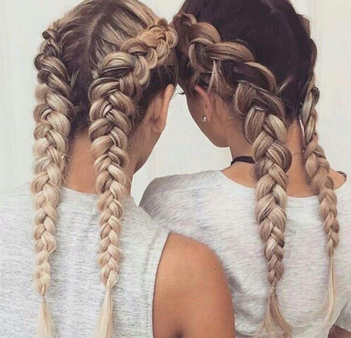 Две косички по бокам