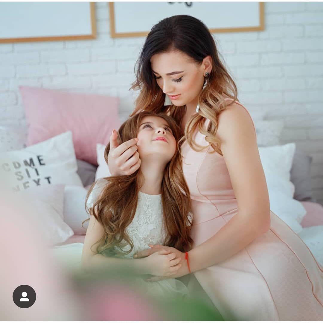 Милана Хаметова с мамой