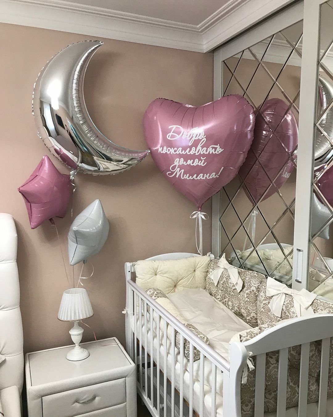 Украшение комнаты на выписку