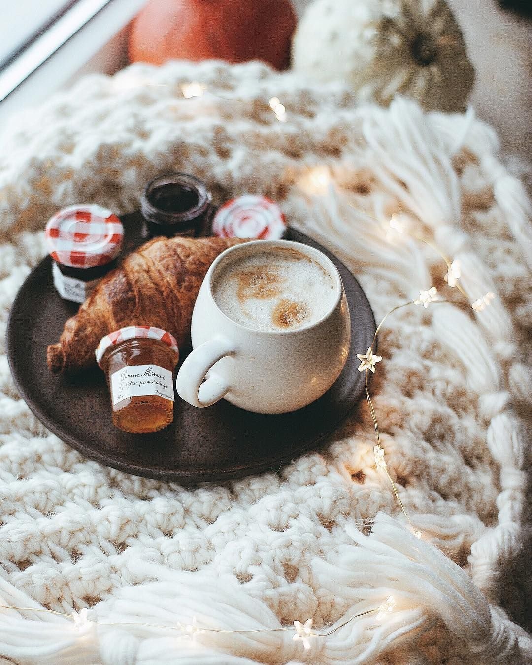 Зимний завтрак с кофе