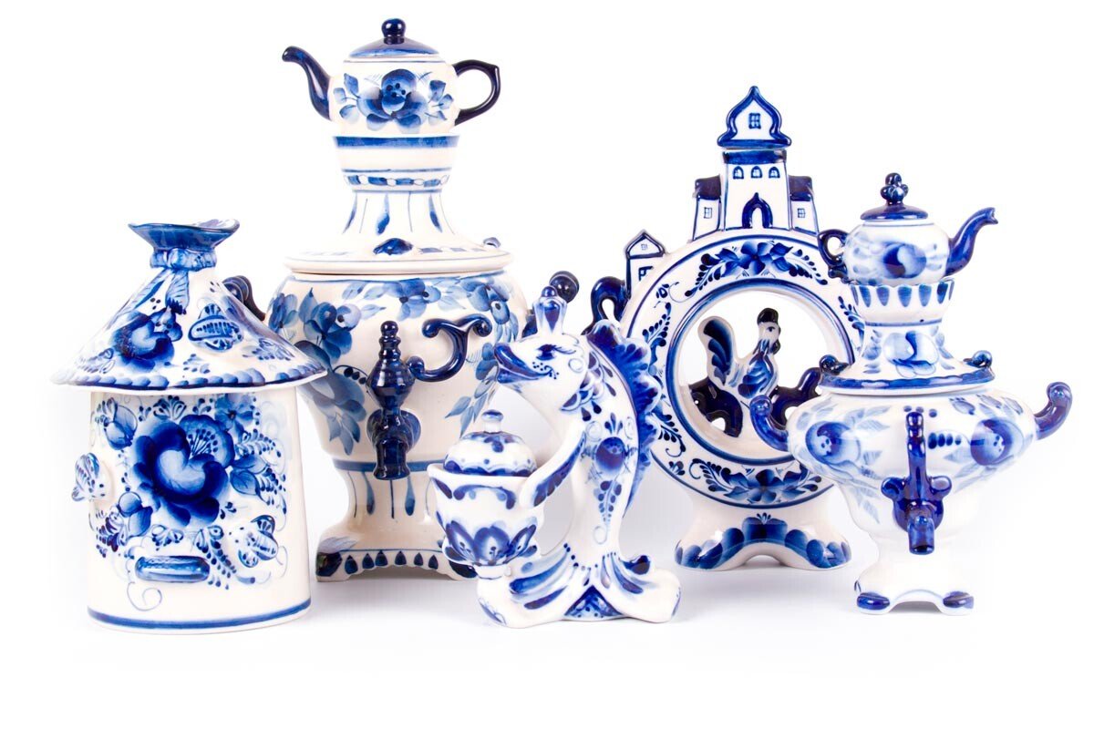 Декоративно прикладное искусство Гжель