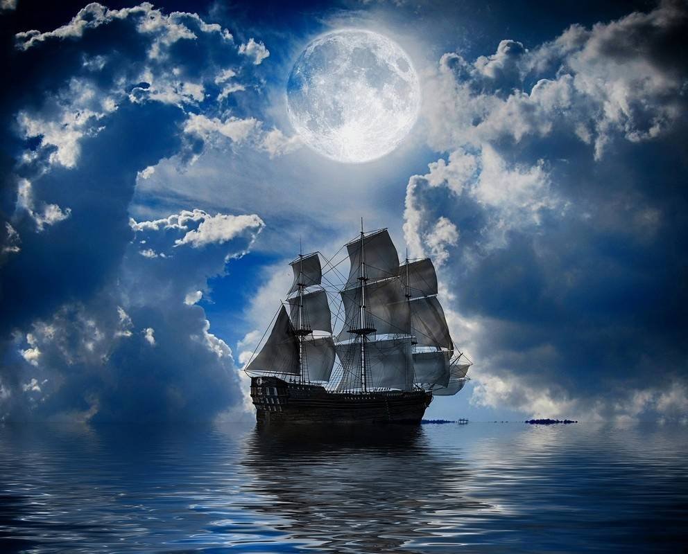 Красивый корабль