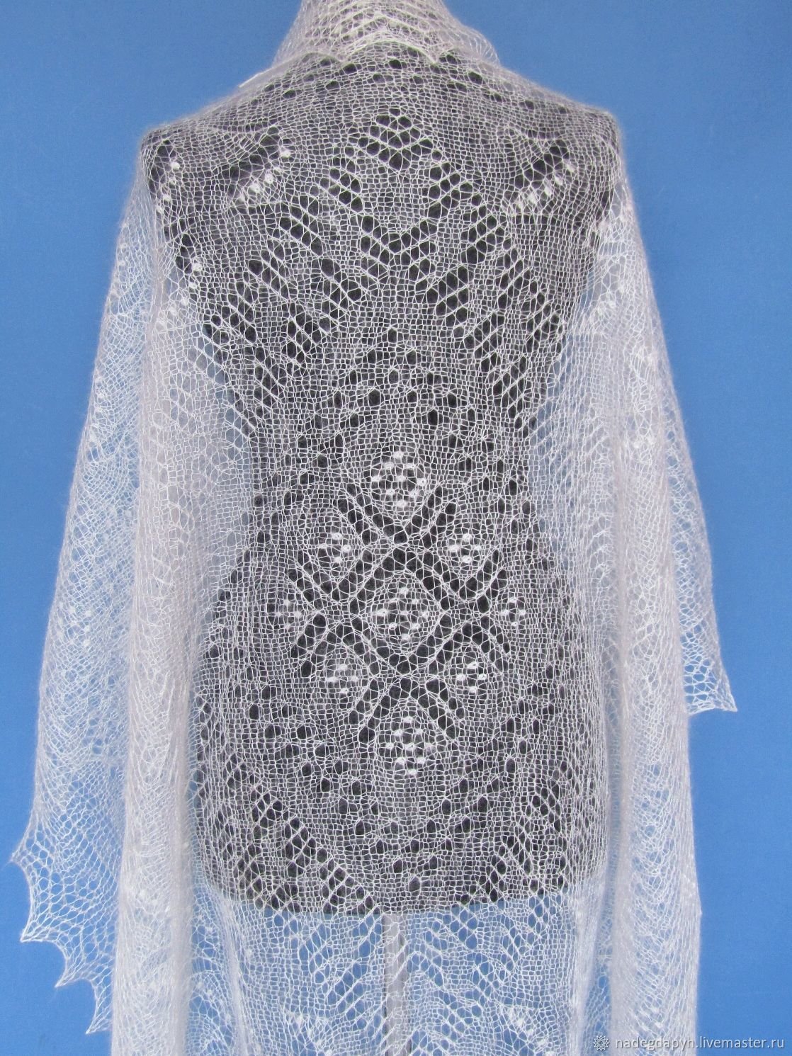 Оренбургский пуховый платок