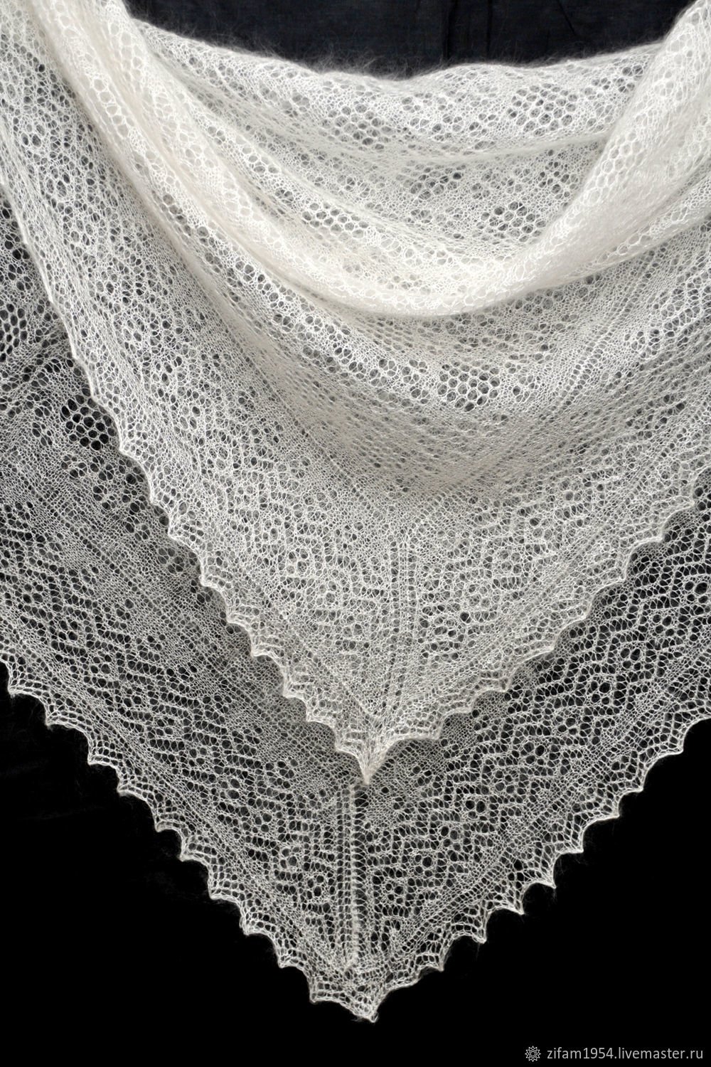 Оренбургский пуховый платок вязальщицы