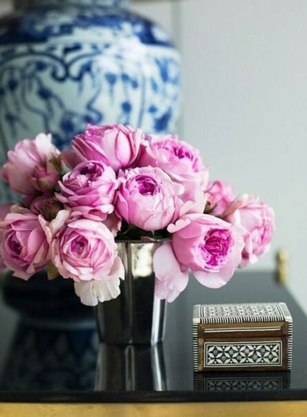 Пионы в интерьере