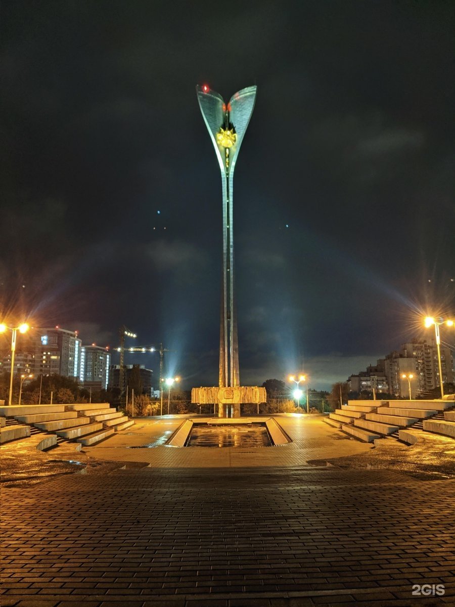 Памятники Тольятти Стелла Баныкину