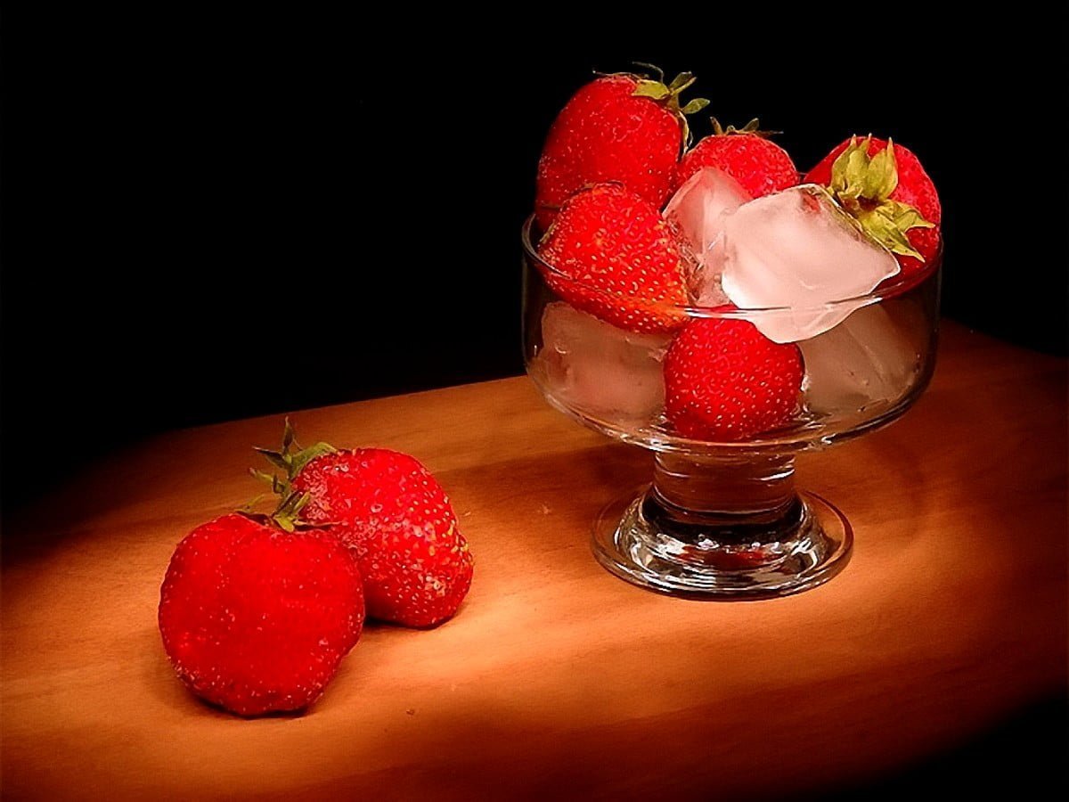 Добрый вечер с цветами и фруктами