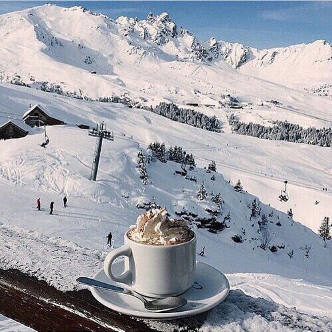 Чашка кофе зимой