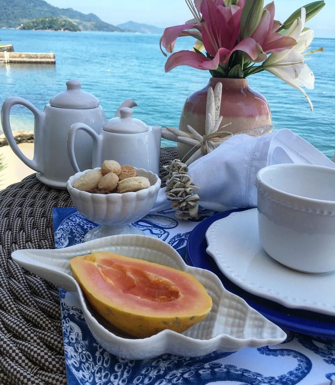 Чаепитие у моря