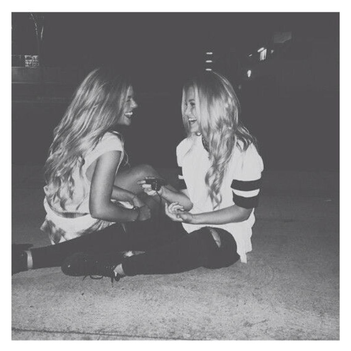 Красивые подружки