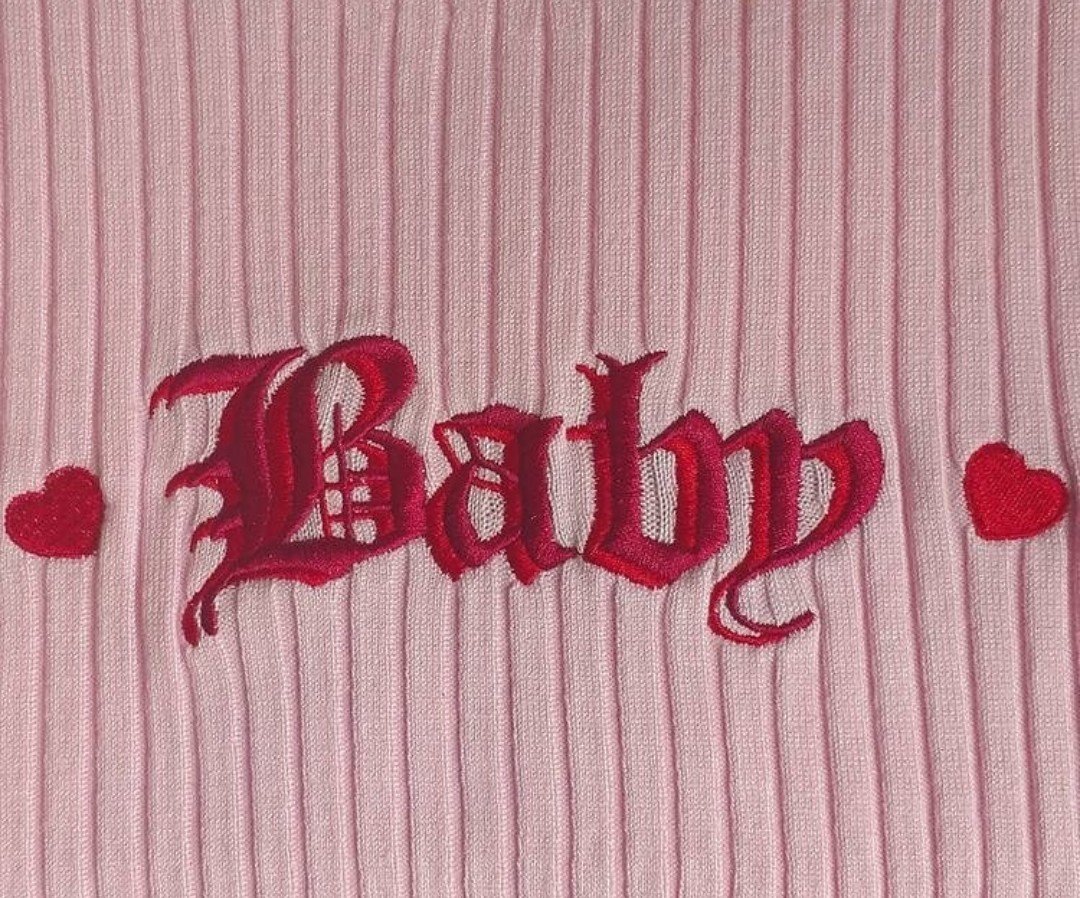 Розовые надписи Эстетика