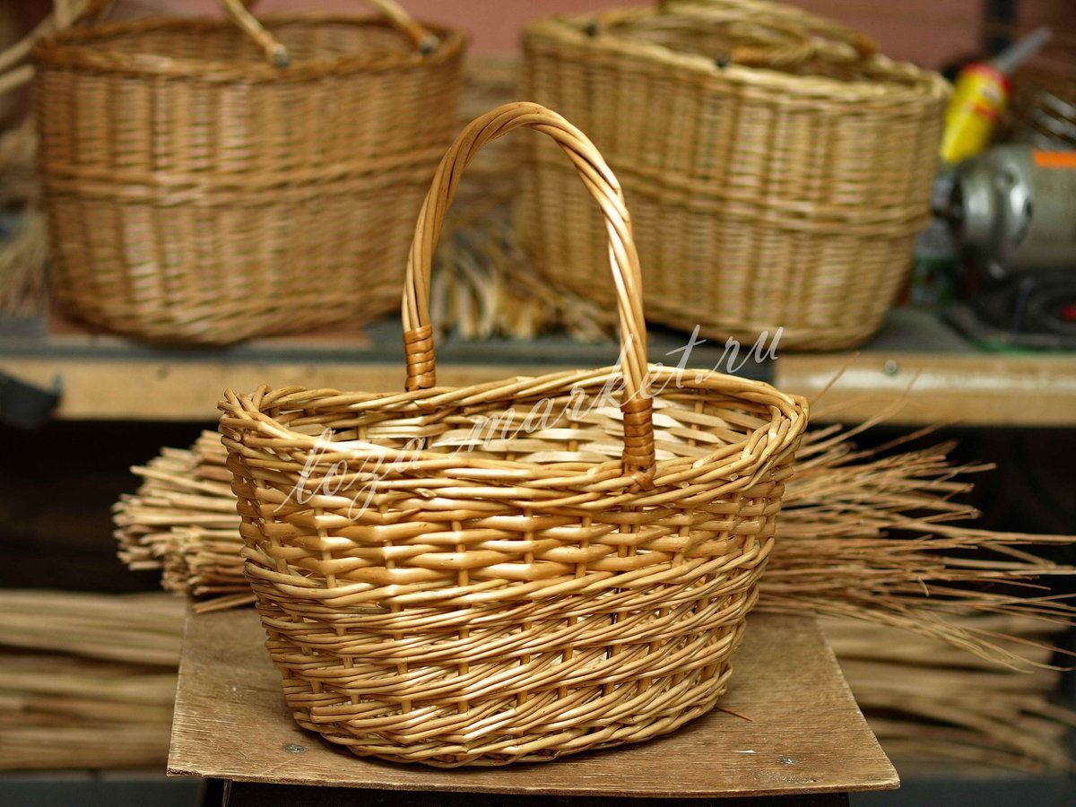 Корзина из соломы