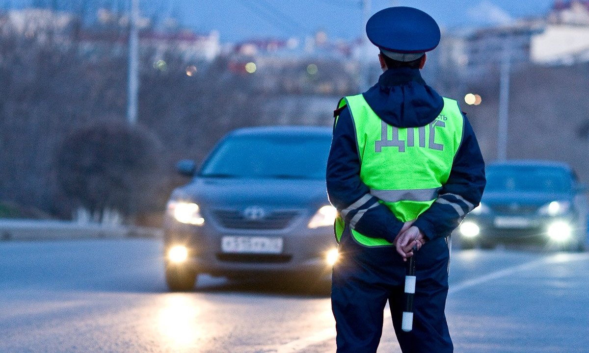 Инспектор ДПС ГИБДД