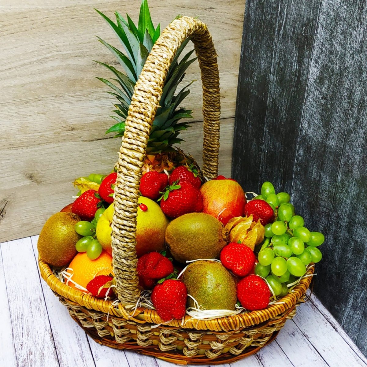 Фрукты на новогодний стол