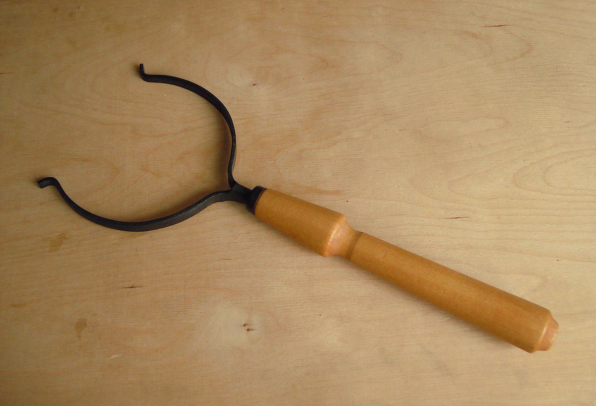 Деревянные ложки на прозрачном фоне