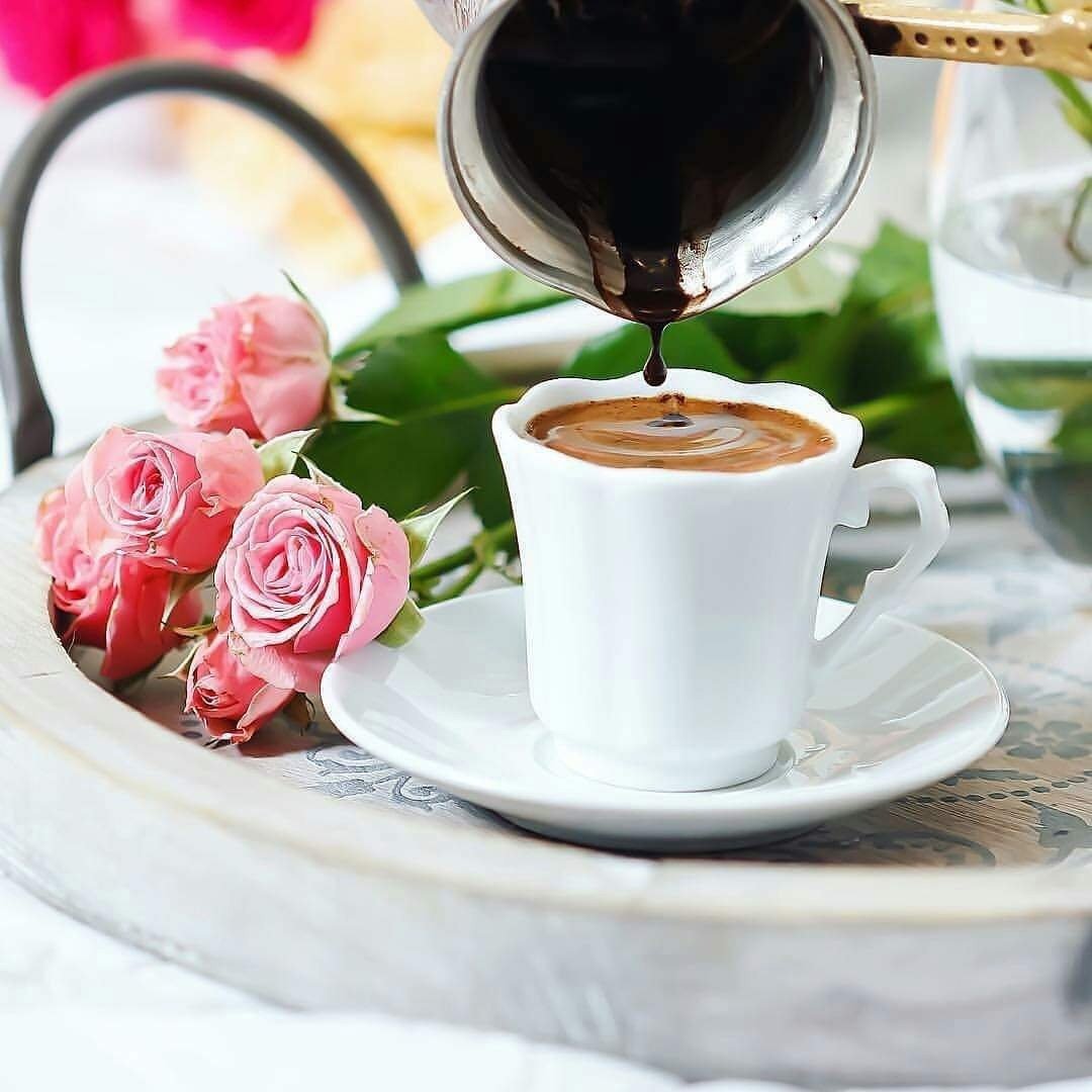 Цветы и кофе с добрым утром