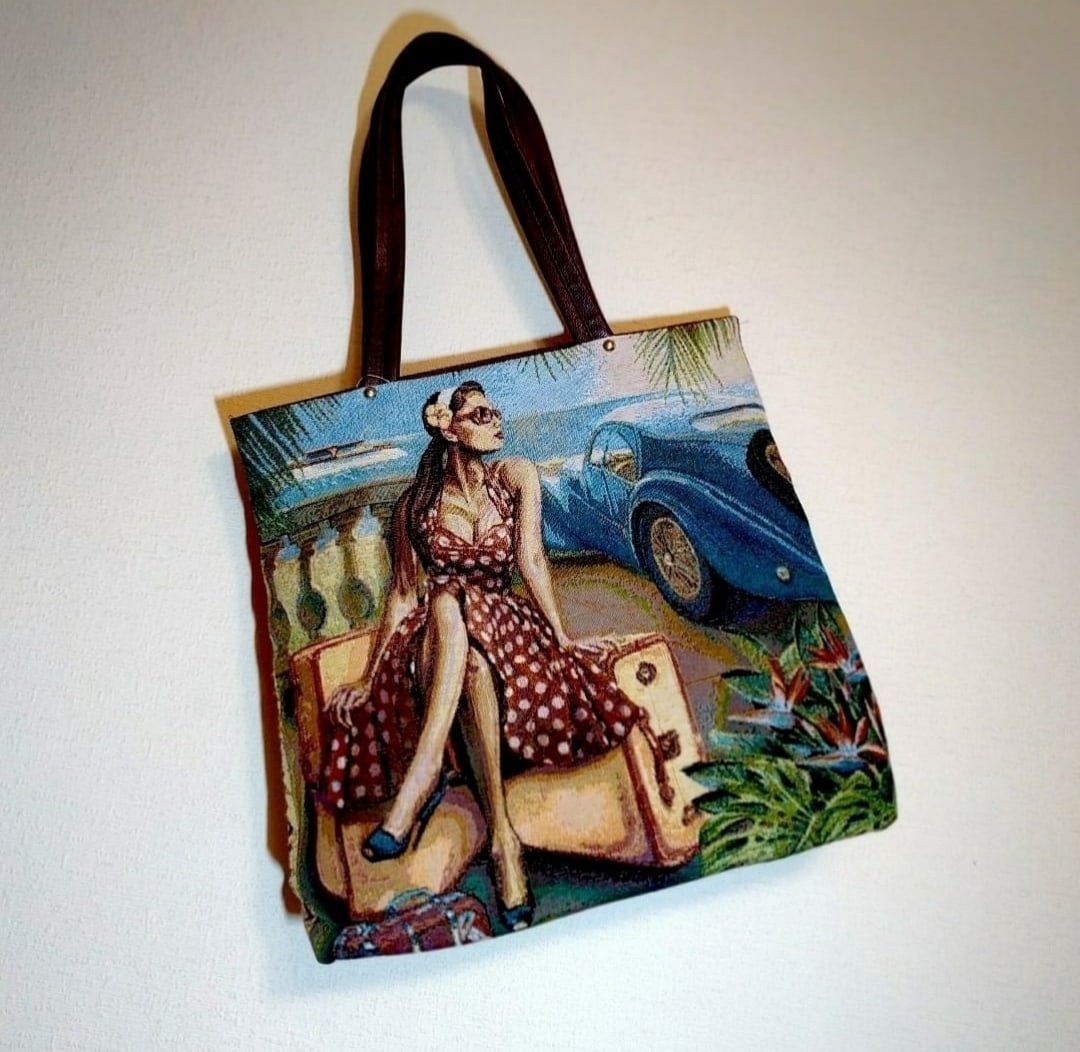 Плетеный коврик из пряжи