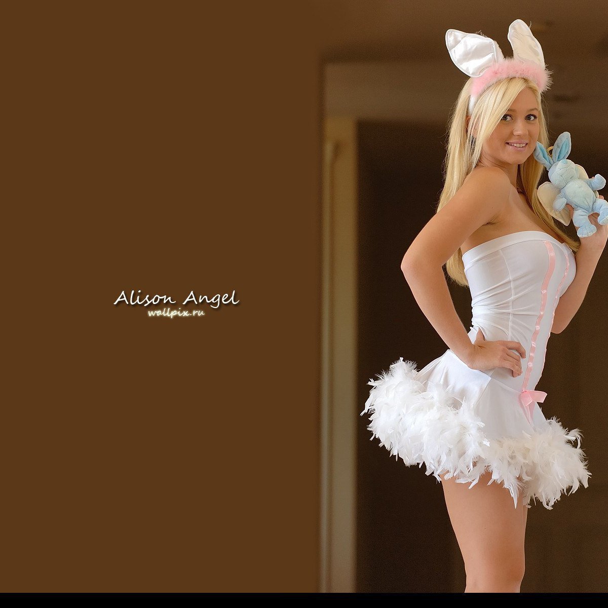 Зайчик в платье картинка