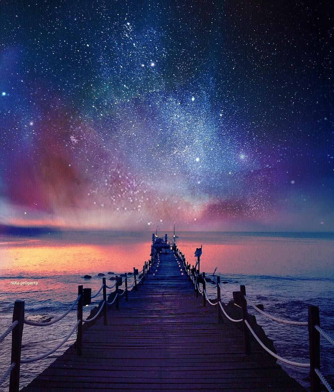 Звездное небо и море