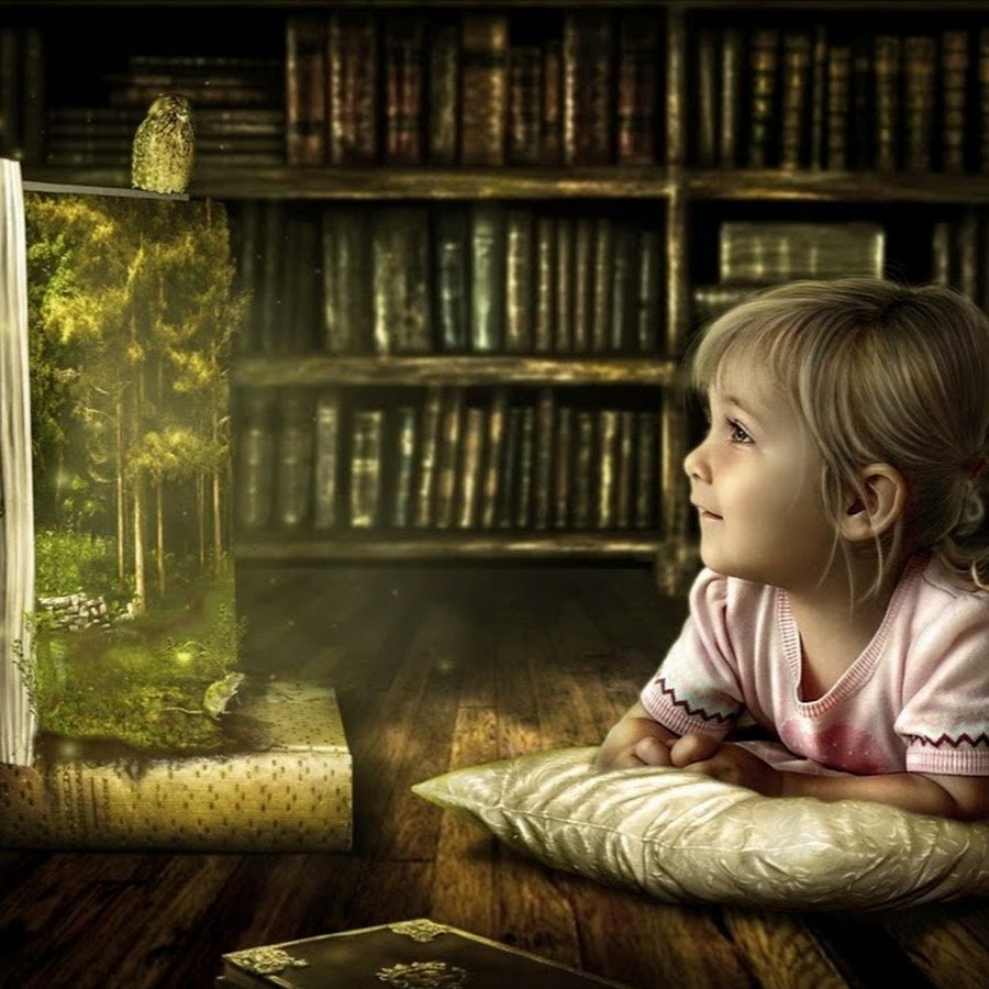 Дети с книжками на прозрачном фоне