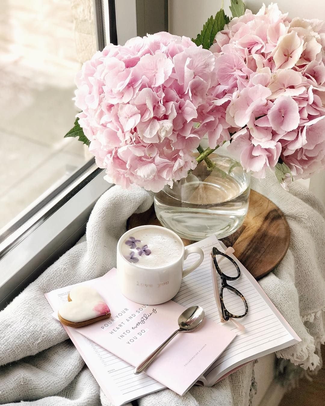 Пионы и кофе