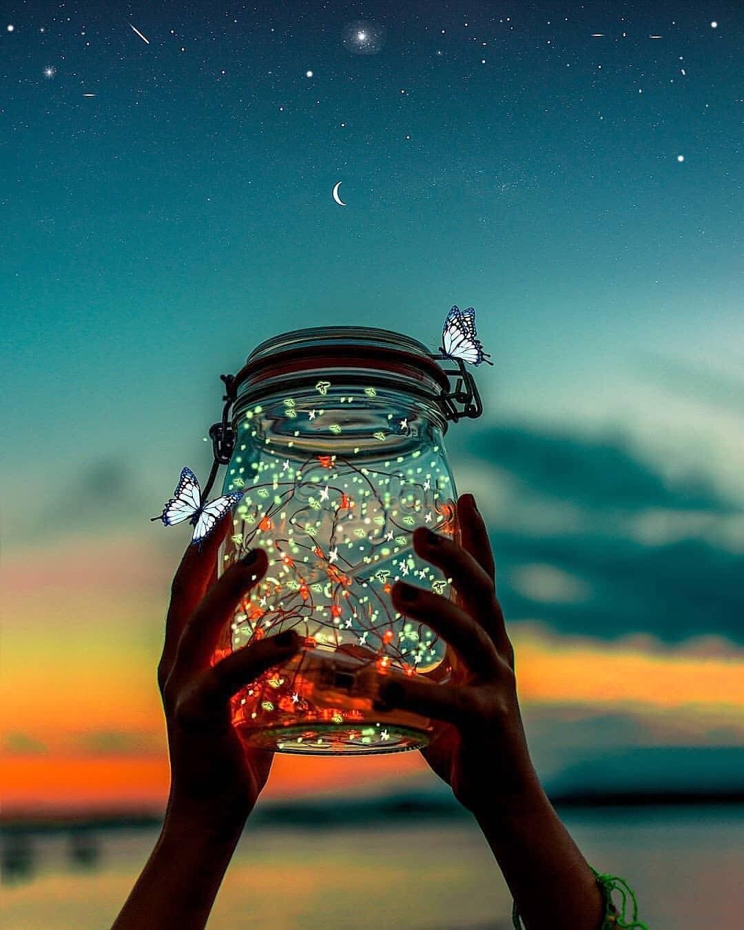 Качели на фоне заката