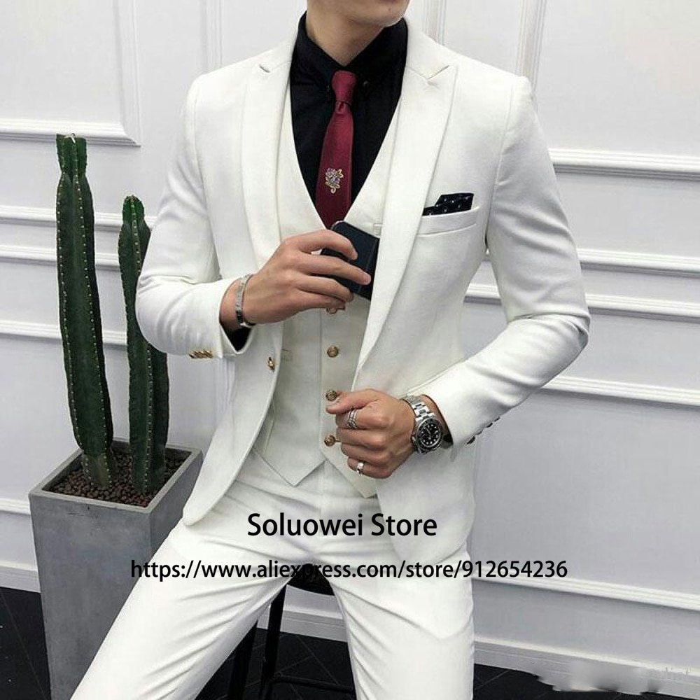 Свадебный костюм мужской белый