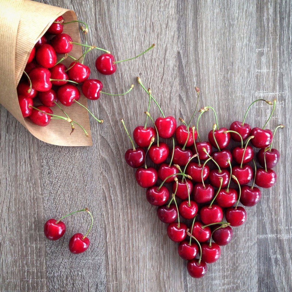Сердечко из черешни