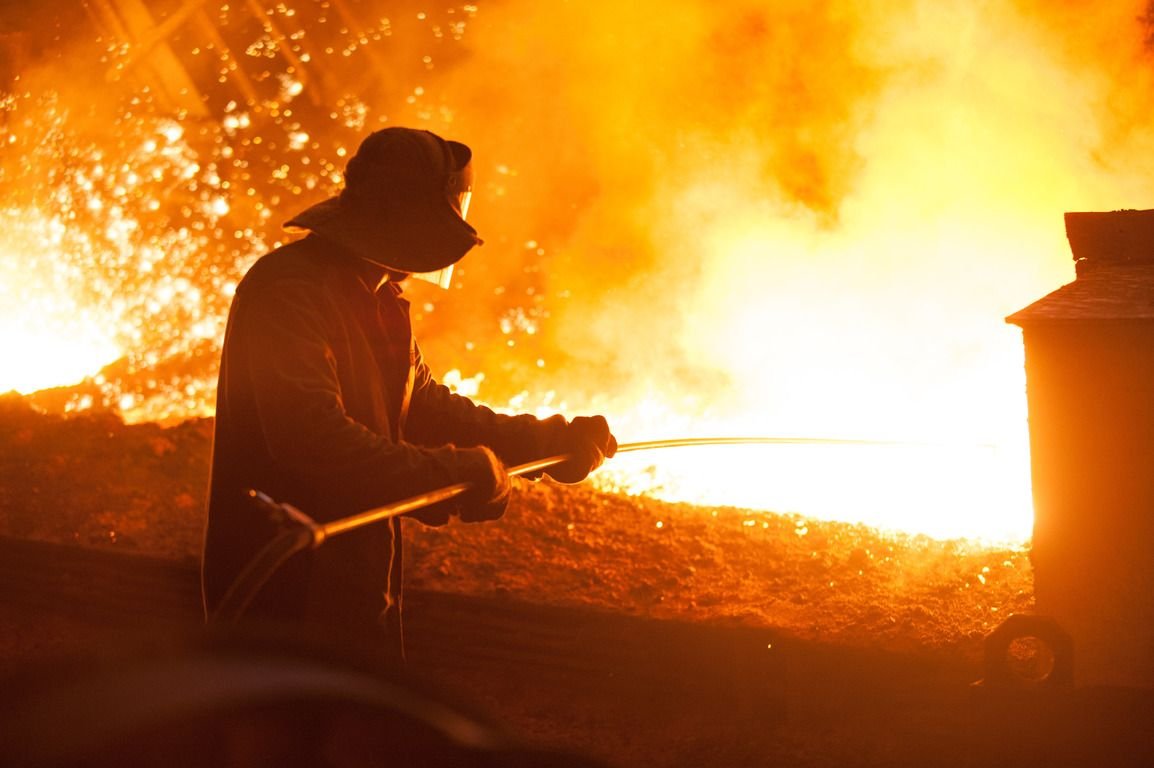 С днем металлурга