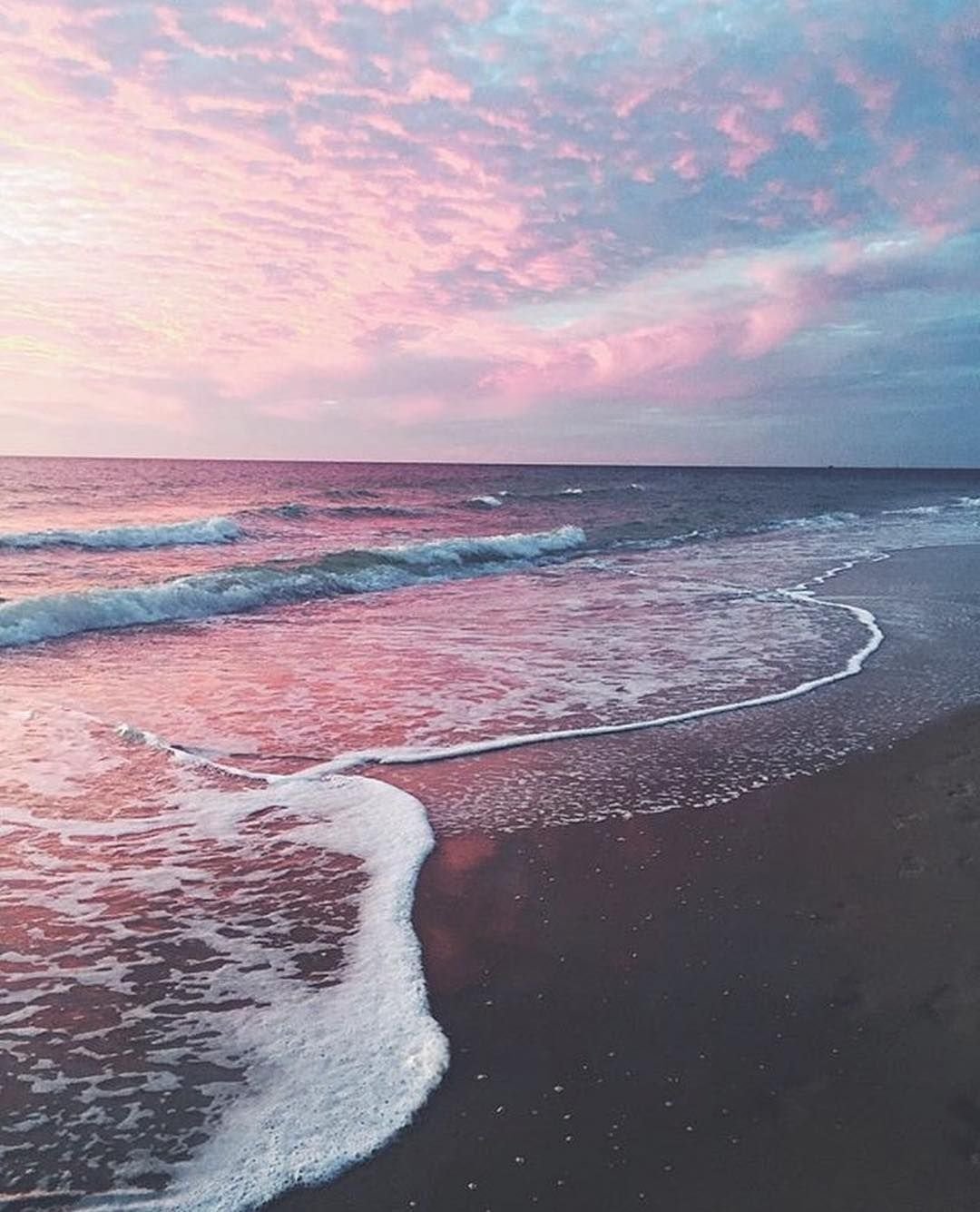 Красивое розовое море