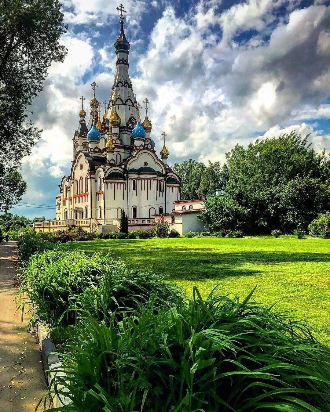 Храм в Долгопрудном на Лихачевском