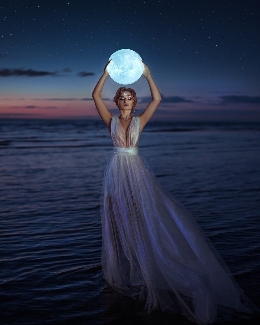 Лунная девушка