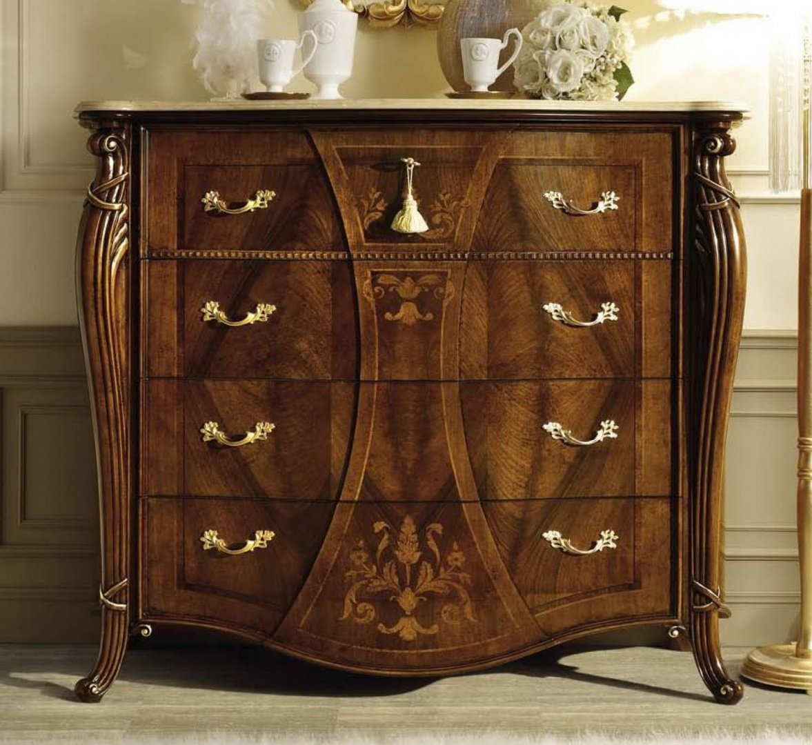 Стул с разных ракурсов