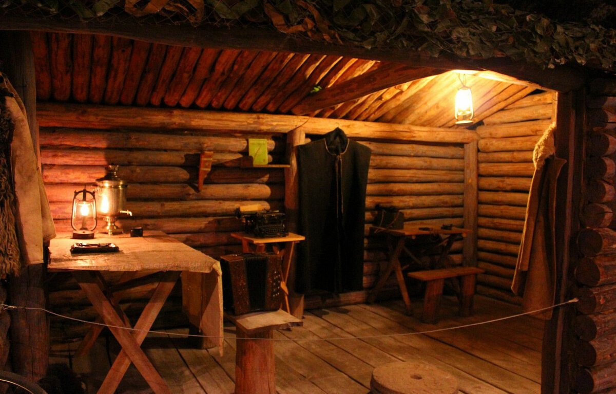 Блиндаж землянка изба