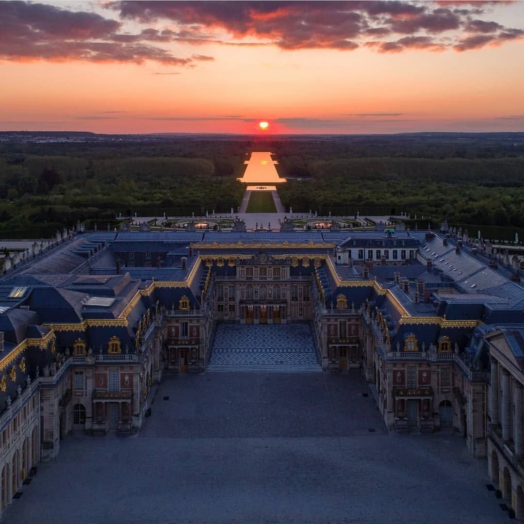 Chateau versailles. Версаль Париж. Версаль дворец. Шато Версальского дворца. Версальский дворец в Париже.