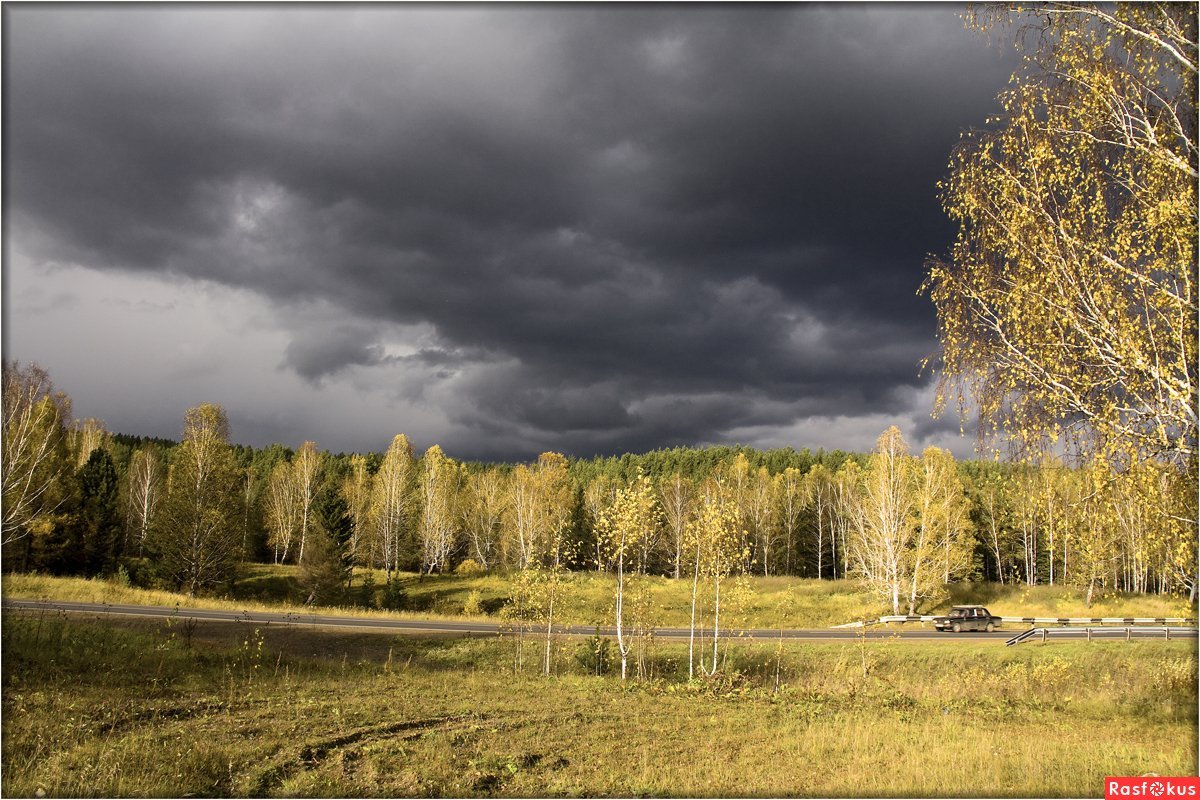 Осеннее серое небо в живописи