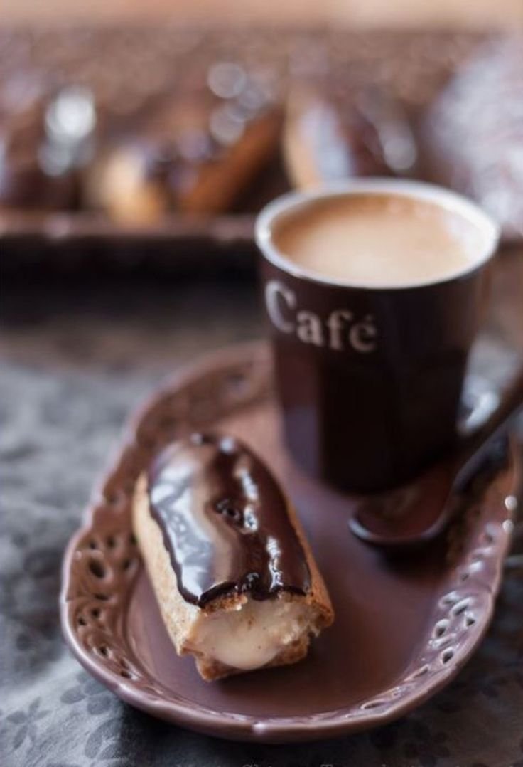 Доброе утро кофе эклеры